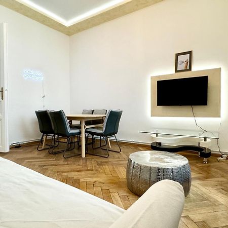Luxury Apartment At Famous Vienna Kutschkermarkt Dış mekan fotoğraf